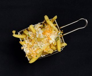 Cartofi cu usturoi și parmezan