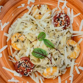 Creamy shrimp fettuccine