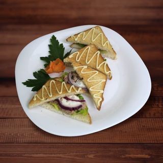 Sendvič sa tunjevinom