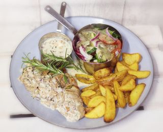 Grillowane polędwiczki wieprzowe z sosem kurkowym