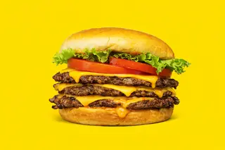 Triple Smash Burger + portion de frites gratuite