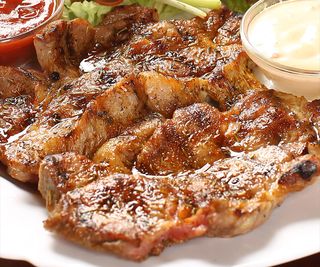 Ceafa de porc la gratar