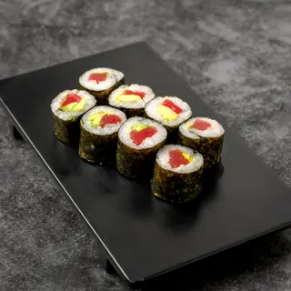 Maki atun aguacate