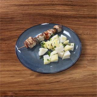 Пилешко шишче с картофена салата  (400г)