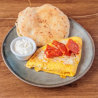 Somun sa omletom i kulenom