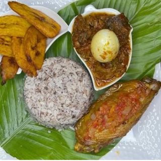 Ofada Rice & Sauce With Plantain