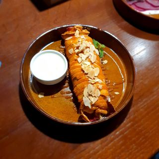 Штрудель з білим шоколадним соусом (210г)