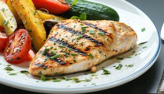 Piept de pui la gratar