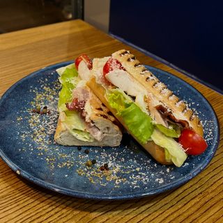 З куркою сувід в стилі Цезар (285г)