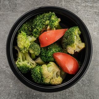 Брокколи с помидорами 150гр.