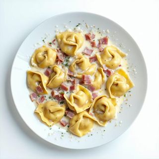 Tortellini con panna e prosciutto