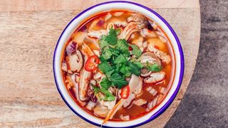 Bami Tom Yum z kurczakiem ️️