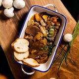 Телешки език с манатарки