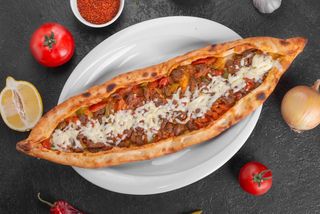 Кушбашылы кашарлы пиде