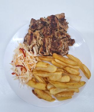 Pulpa dezosata la gratar cu cartofi