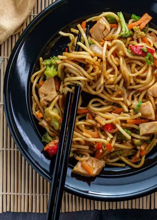 Fideos Chinos Con Pollo