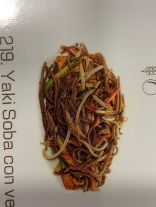 219.Yaki soba con verdure
