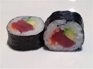 Maki atún aguacate phila (8 uds.)