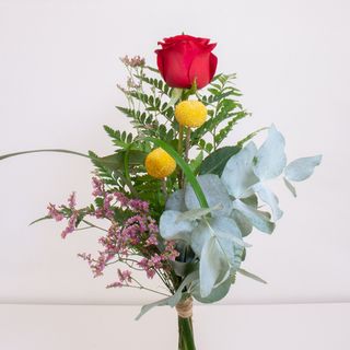 Arreglo de una rosa roja