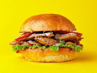 CHICKEN BURGER (330g)