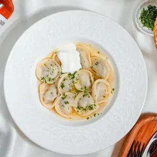 Пельмени из говядины с бульоном