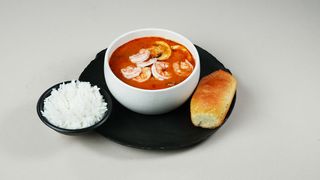 ტომ იამი კრევეტებით  ბრინჯი  პური