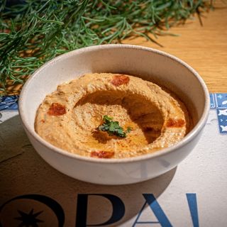 Muhammara con pan pita