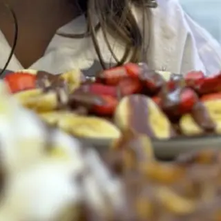 gofre + fresas + 1 salsa + nata
