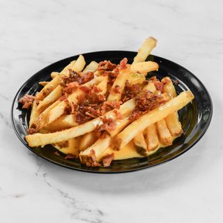 Patatine fritte, cheddar e bacon
