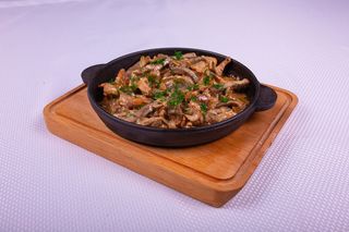 Язик з грибами у Вершковому соусі (220г)