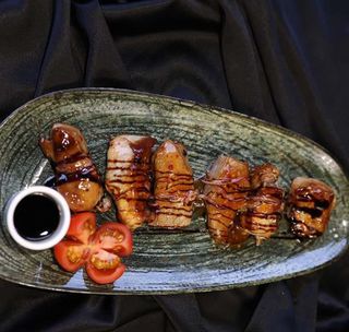 ღორის ნეკნი (ტკბილ,ცხარე სოუსით)