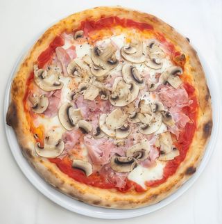 Prosciutto e funghi