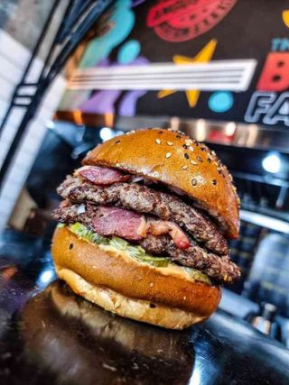AMERICAN DOUBLE BACON HAMBURGER 330 gr