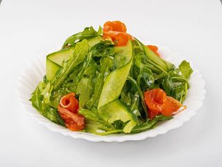 Руккола с лососем (250г)