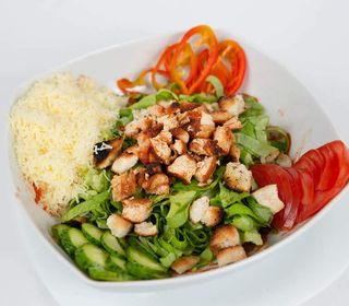 Salată cu  pui