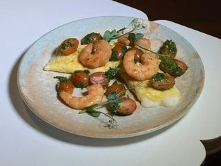 Омлет з креветками і моцарелою