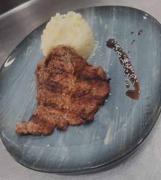 Ceafa de porc la gratar