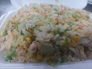 29. Ориз с пилешко месо (800гр)