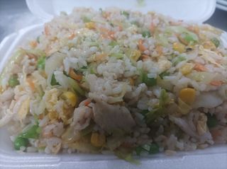 29. Ориз с пилешко месо (800гр)