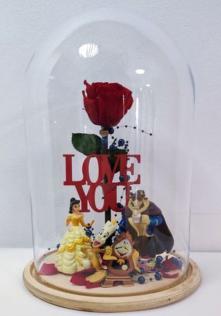 Bella y Bestia, Roja