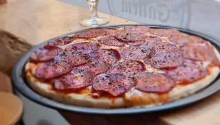 Pizza Calabreza 