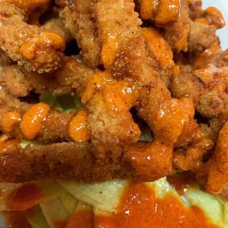 Tiras De Pollo Crujientes Con Mojo Canario (Ración)