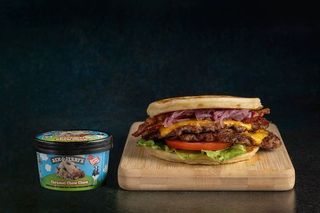 Combo Pancake Burger & B&J Coppetta