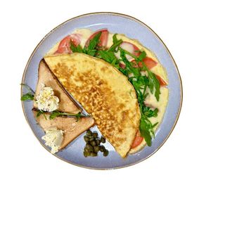 Омлет з помідорами та сиром