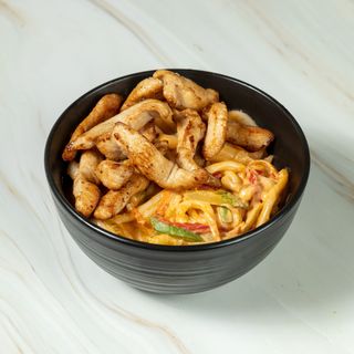 ლაფშა ნაღებით და ქათმით