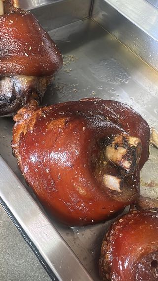 Ciolan de porc la rotisor