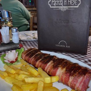 Vešalica Rakija i meze