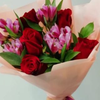 ვარდი და ასტრომერია