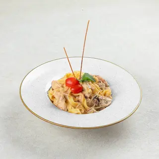Феттуччине с курицей и грибами