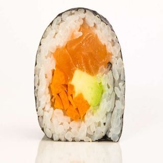 Futomaki salmone e avocado